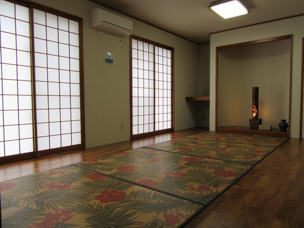 Guest House Diamond Yomitan Buitenkant foto