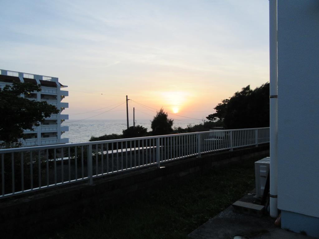 Guest House Diamond Yomitan Buitenkant foto