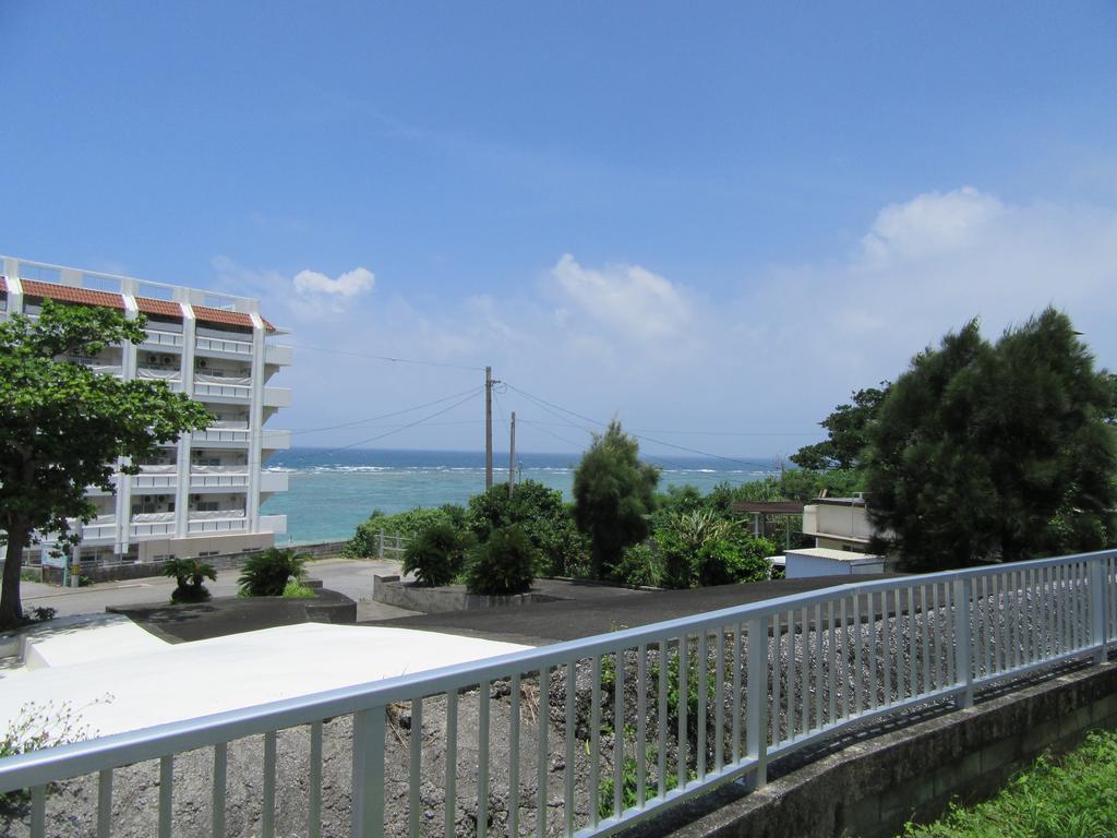 Guest House Diamond Yomitan Buitenkant foto