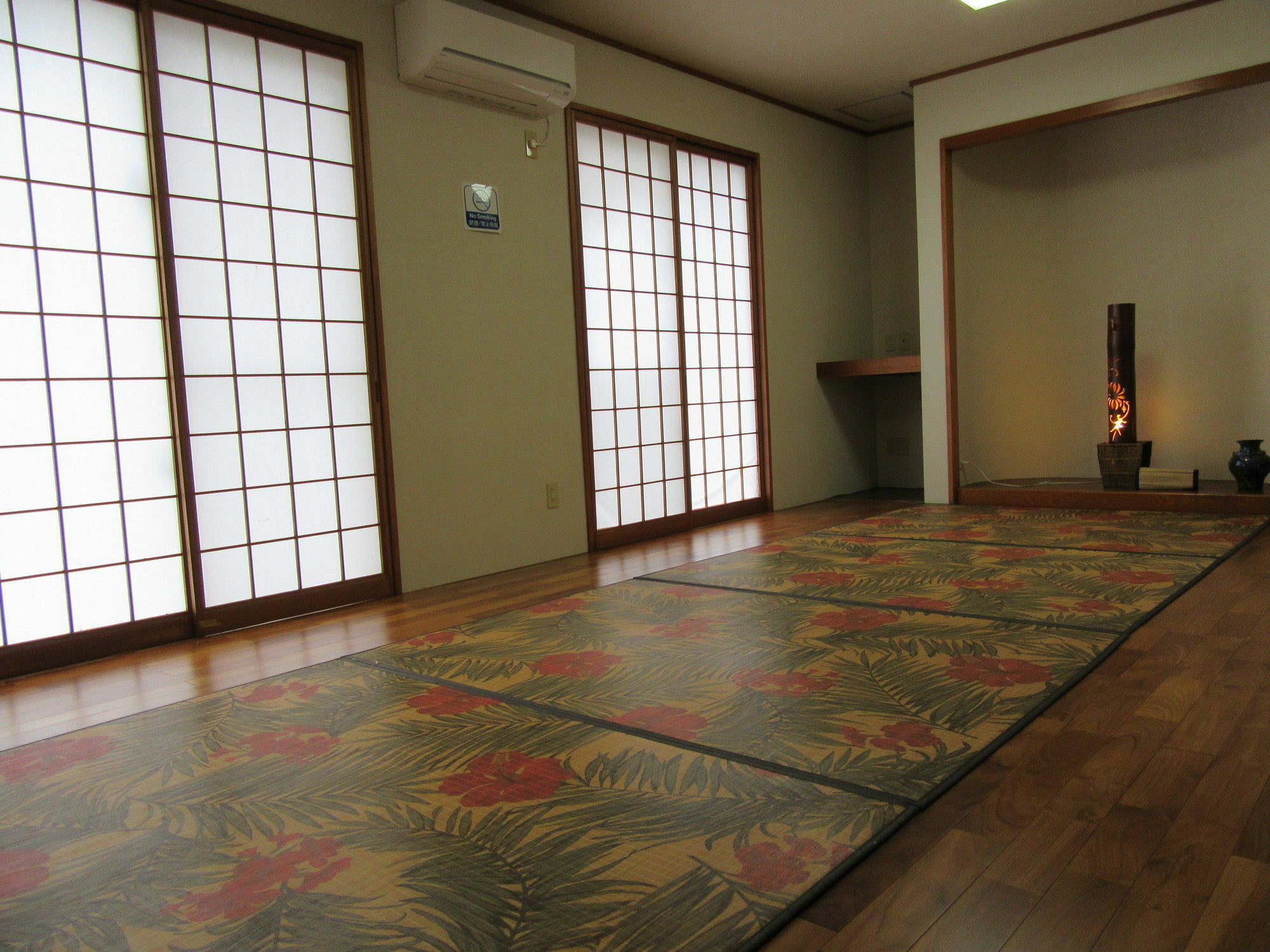 Guest House Diamond Yomitan Buitenkant foto